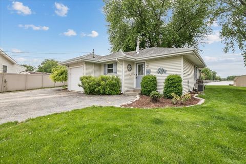 Tiny photo for 524 Park Avenue, Fox Lake, IL 60020 (MLS # 12656117)