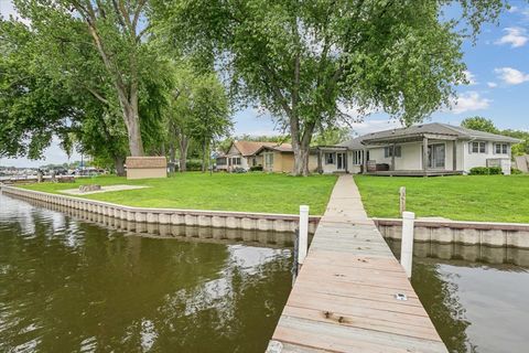 Tiny photo for 524 Park Avenue, Fox Lake, IL 60020 (MLS # 12656117)