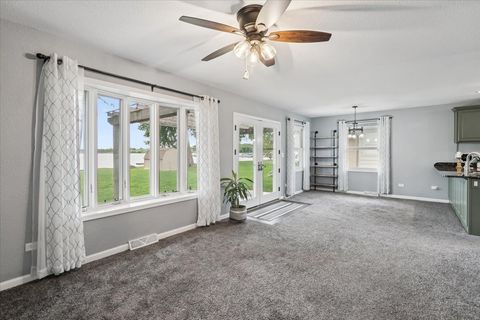 Tiny photo for 524 Park Avenue, Fox Lake, IL 60020 (MLS # 12656117)