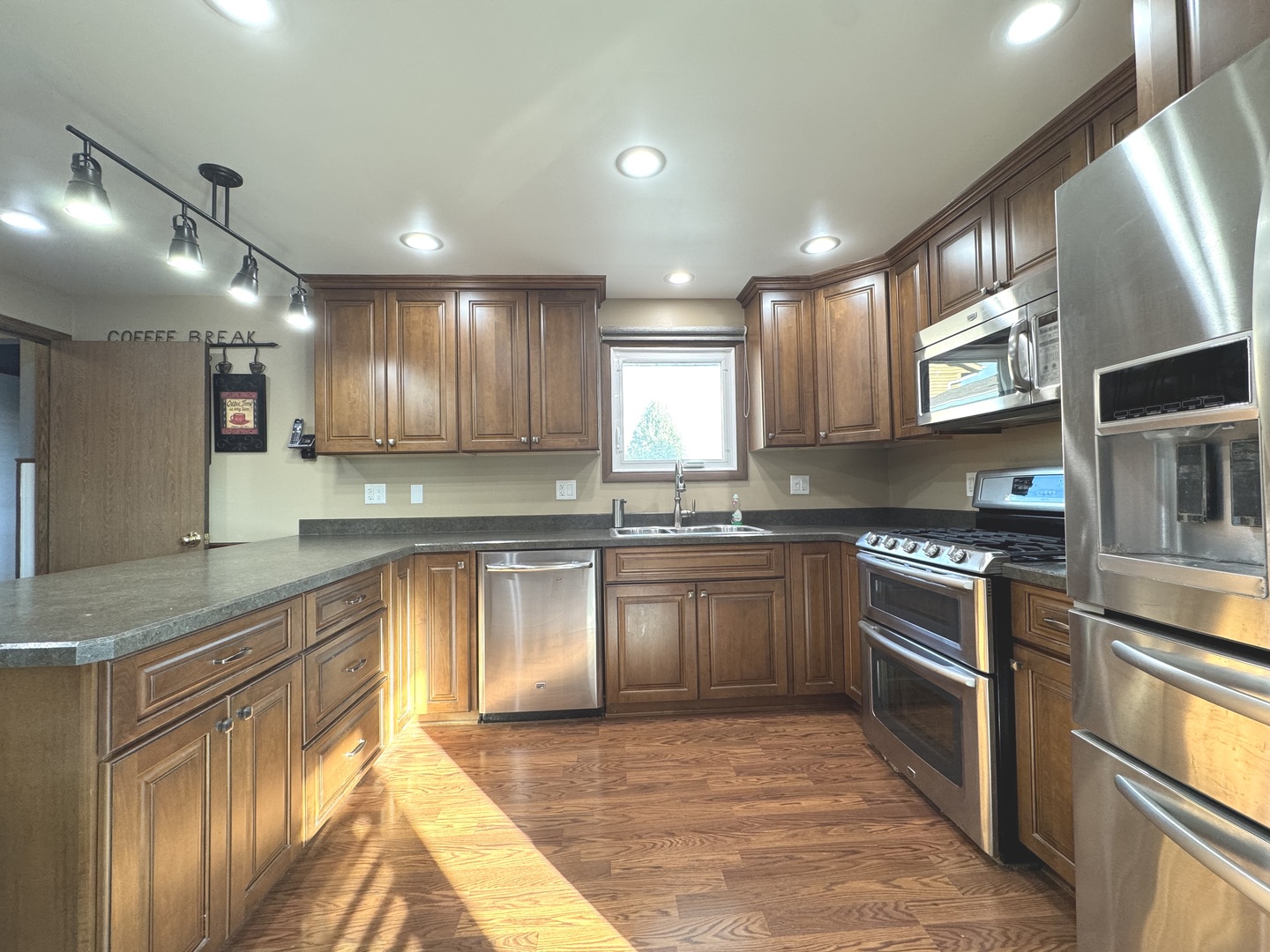 Bourbonnais, Illinois 60914, United States, 2 Bedrooms Bedrooms, ,3 BathroomsBathrooms,Residential,Active,236762