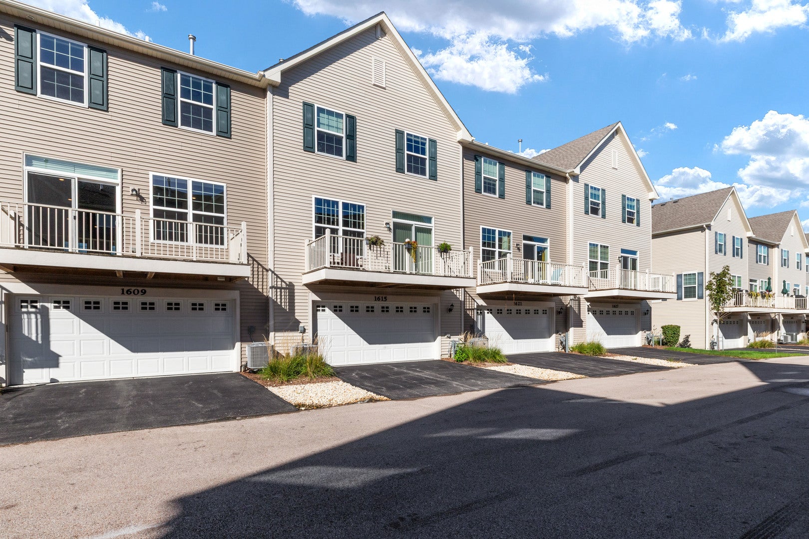 1609 Sager Way
