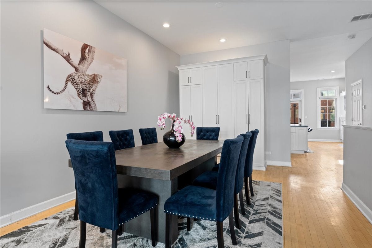 363 W SUPERIOR Street B