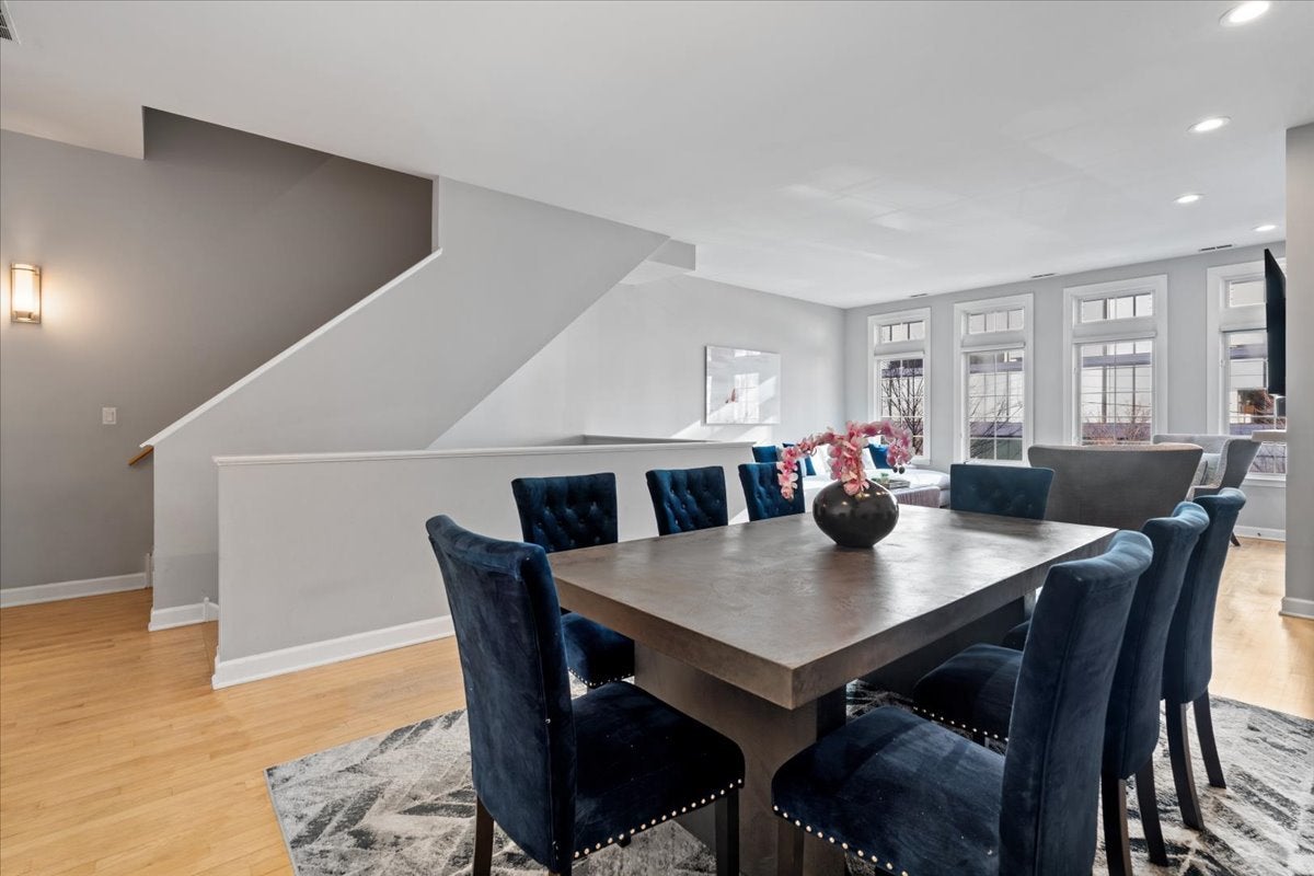 363 W SUPERIOR Street B