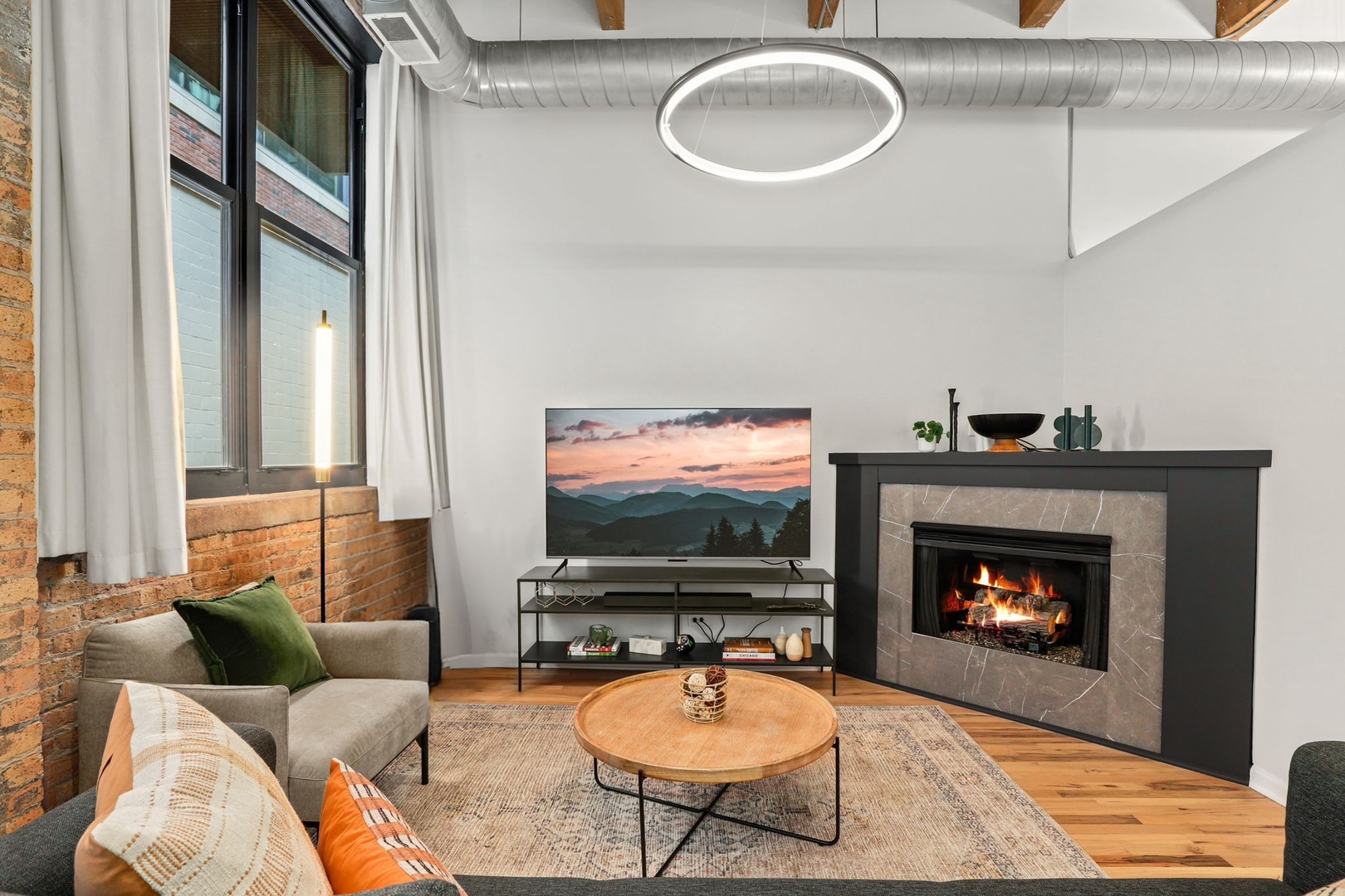 Chicago, Illinois 60607, United States, 1 Bedroom Bedrooms, ,1 BathroomBathrooms,Residential,Active,244129