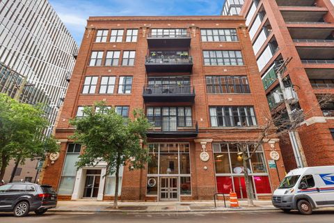 215 N Aberdeen Street 202B Chicago IL 60607