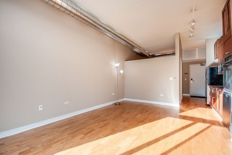 Tiny photo for 660 W Wayman Street #707, Chicago, IL 60661 (MLS # 12607371)