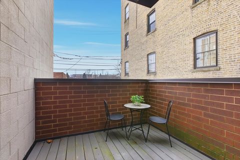 Tiny photo for 2515 Prairie Avenue #1E, Evanston, IL 60201 (MLS # 12599668)