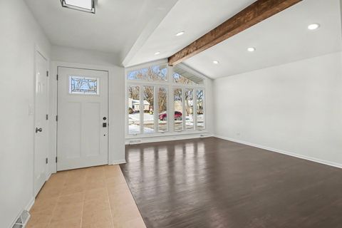 Tiny photo for 507 Northgate Road, Lindenhurst, IL 60046 (MLS # 12553341)