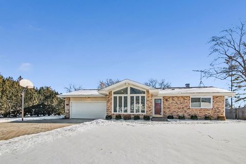 Tiny photo for 507 Northgate Road, Lindenhurst, IL 60046 (MLS # 12553341)