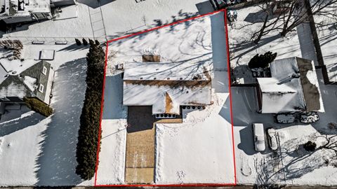 Tiny photo for 507 Northgate Road, Lindenhurst, IL 60046 (MLS # 12553341)