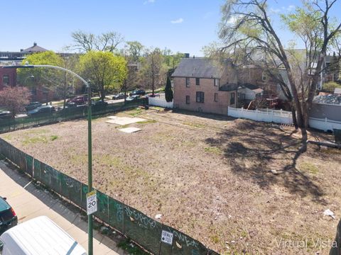 2758 N Mozart Street Chicago IL 60647