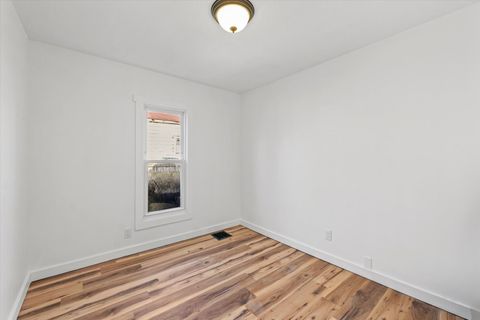 Tiny photo for 325 N Market Street, Hoopeston, IL 60942 (MLS # 12630606)