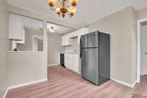 Tiny photo for 123 E Pineview Drive, Round Lake Park, IL 60073 (MLS # 12489778)