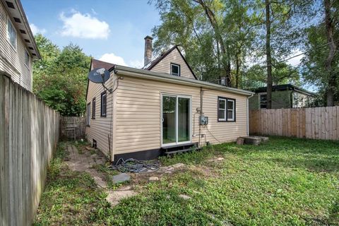 Tiny photo for 123 E Pineview Drive, Round Lake Park, IL 60073 (MLS # 12489778)