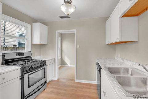 Tiny photo for 123 E Pineview Drive, Round Lake Park, IL 60073 (MLS # 12489778)