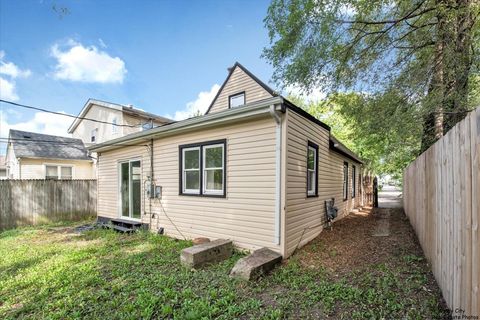 Tiny photo for 123 E Pineview Drive, Round Lake Park, IL 60073 (MLS # 12489778)