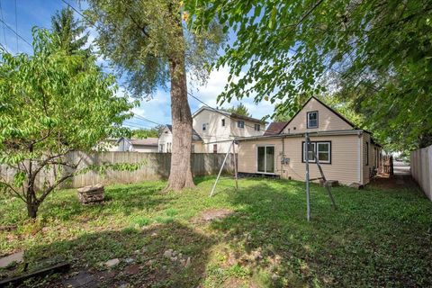 Tiny photo for 123 E Pineview Drive, Round Lake Park, IL 60073 (MLS # 12489778)