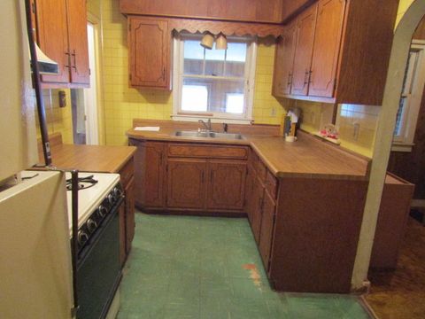 Tiny photo for 423 3rd Street, Rosiclare, IL 62982 (MLS # 12589009)