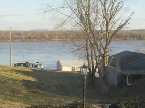 Tiny photo for 423 3rd Street, Rosiclare, IL 62982 (MLS # 12589009)