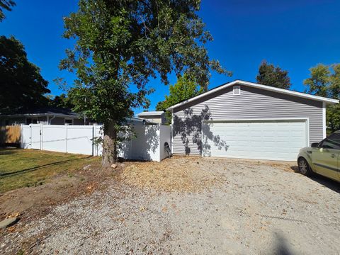 Tiny photo for 602 N 4th Avenue, Chenoa, IL 61726 (MLS # 12484206)