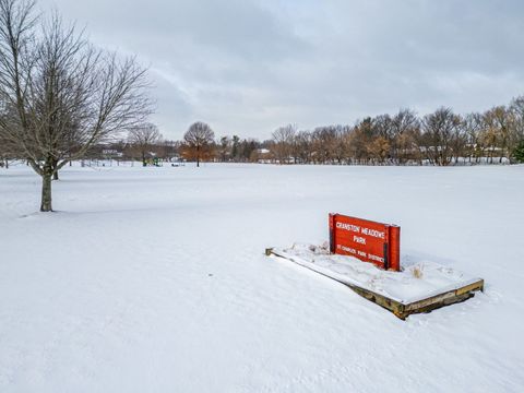 Tiny photo for 38W725 Cloverfield Drive, St. Charles, IL 60175 (MLS # 12531135)