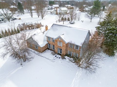 Tiny photo for 38W725 Cloverfield Drive, St. Charles, IL 60175 (MLS # 12531135)