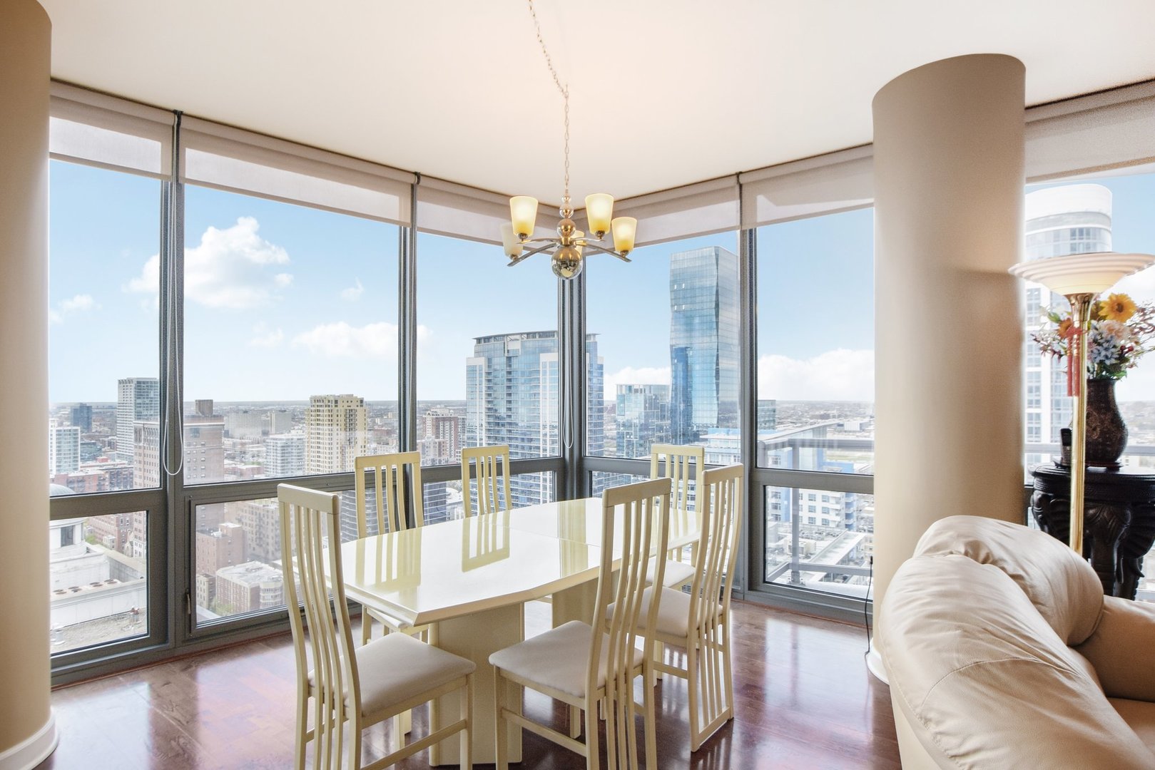 1235 S Prairie Avenue 2805