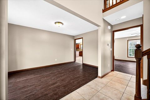 Tiny photo for 1307 Longford Lane, Bloomington, IL 61704 (MLS # 12584253)