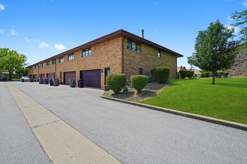 Tiny photo for 17921 Alaska Court #8, Orland Park, IL 60467 (MLS # 12507847)