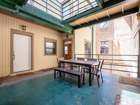 Tiny photo for 1013 W WEBSTER Avenue #5, Chicago, IL 60614 (MLS # 12433410)