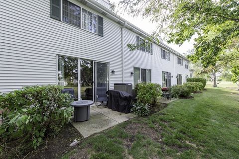 Tiny photo for 17820 W Braewick Road, Gurnee, IL 60031 (MLS # 12482265)