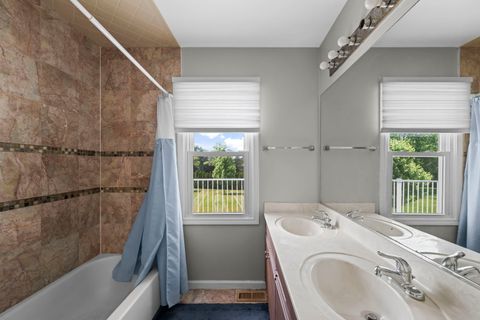 Tiny photo for 2955 Whispering Oaks Drive, Buffalo Grove, IL 60089 (MLS # 12666263)