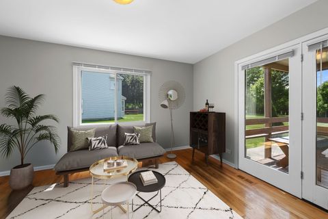 Tiny photo for 2955 Whispering Oaks Drive, Buffalo Grove, IL 60089 (MLS # 12666263)