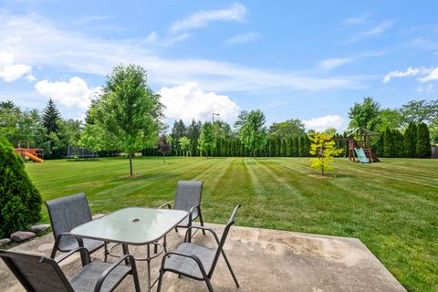 Tiny photo for 2955 Whispering Oaks Drive, Buffalo Grove, IL 60089 (MLS # 12666263)