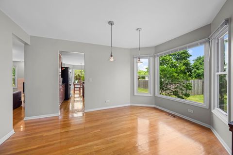Tiny photo for 2955 Whispering Oaks Drive, Buffalo Grove, IL 60089 (MLS # 12666263)