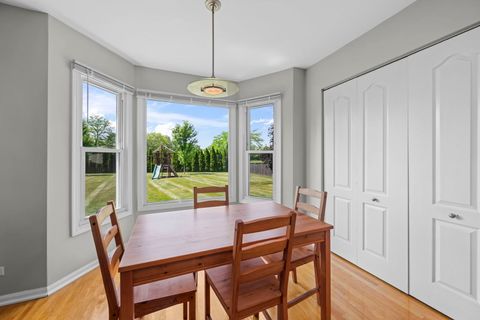 Tiny photo for 2955 Whispering Oaks Drive, Buffalo Grove, IL 60089 (MLS # 12666263)