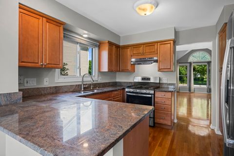 Tiny photo for 2955 Whispering Oaks Drive, Buffalo Grove, IL 60089 (MLS # 12666263)