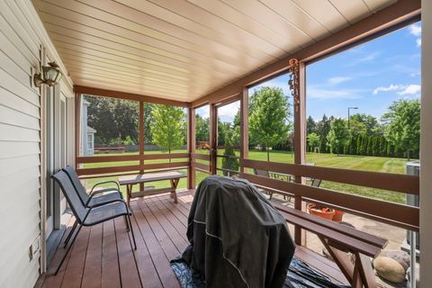 Tiny photo for 2955 Whispering Oaks Drive, Buffalo Grove, IL 60089 (MLS # 12666263)
