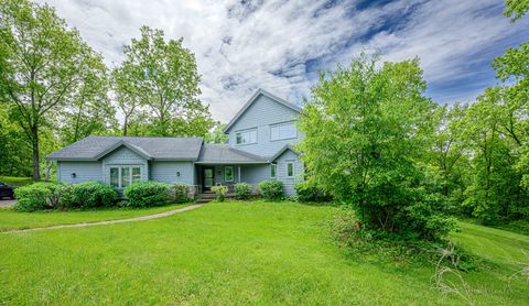 Tiny photo for 4 S Acorn Court, Galena, IL 61036 (MLS # 12377462)