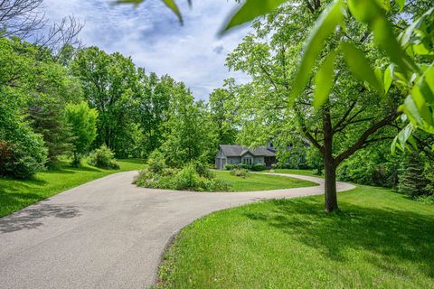 Tiny photo for 4 S Acorn Court, Galena, IL 61036 (MLS # 12377462)