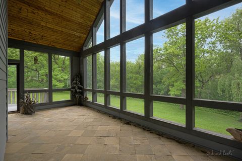 Tiny photo for 4 S Acorn Court, Galena, IL 61036 (MLS # 12377462)
