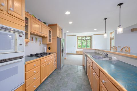 Tiny photo for 4 S Acorn Court, Galena, IL 61036 (MLS # 12377462)