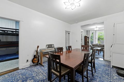 Tiny photo for 1929 W IRVING PARK Road #2, Chicago, IL 60613 (MLS # 12639587)