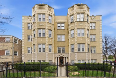 Tiny photo for 6205 N Oakley Avenue #2, Chicago, IL 60659 (MLS # 12607102)