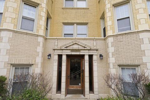 Tiny photo for 6205 N Oakley Avenue #2, Chicago, IL 60659 (MLS # 12607102)