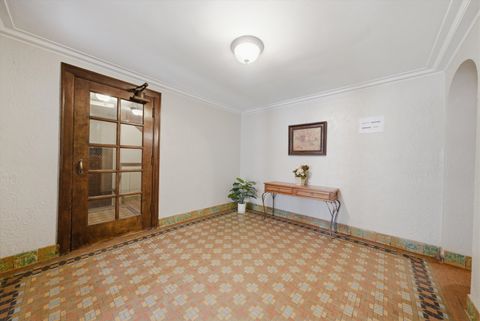 Tiny photo for 6205 N Oakley Avenue #2, Chicago, IL 60659 (MLS # 12607102)