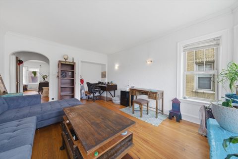 Tiny photo for 6205 N Oakley Avenue #2, Chicago, IL 60659 (MLS # 12607102)