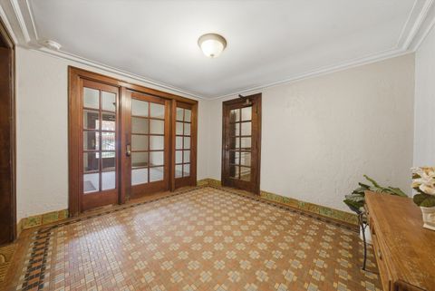 Tiny photo for 6205 N Oakley Avenue #2, Chicago, IL 60659 (MLS # 12607102)