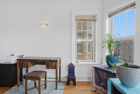 Tiny photo for 6205 N Oakley Avenue #2, Chicago, IL 60659 (MLS # 12607102)