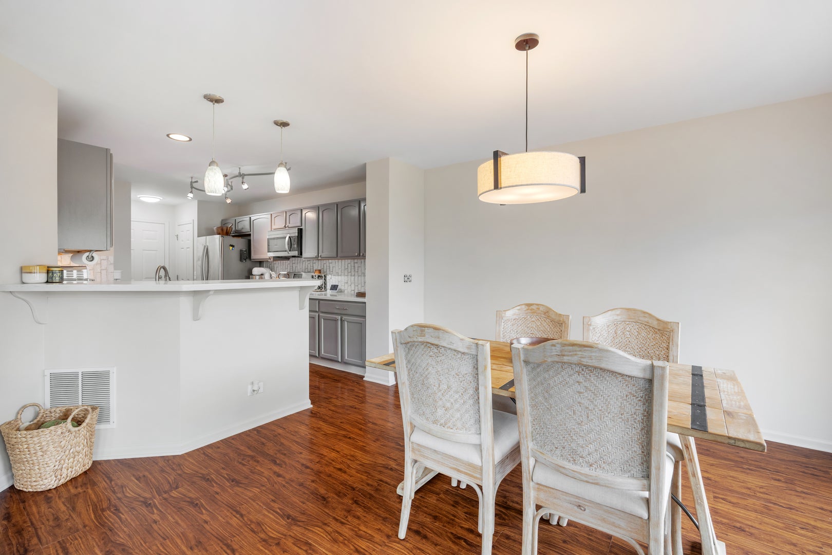 1549 Brompton Lane